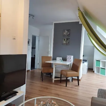 Klimatisiertes Dachgeschoss In Recklinghausen- Nord