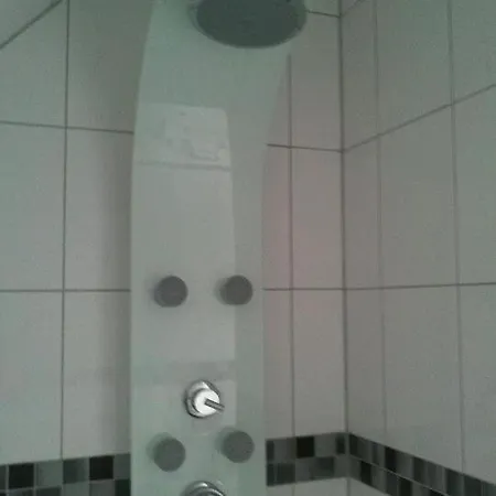 Klimatisiertes Dachgeschoss In Recklinghausen- Nord ركلنغهاوزن